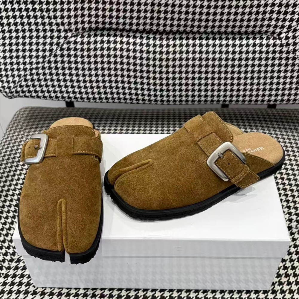 Maison Martin Margiela Split-Toe Suede Slide in Chestnut Brown